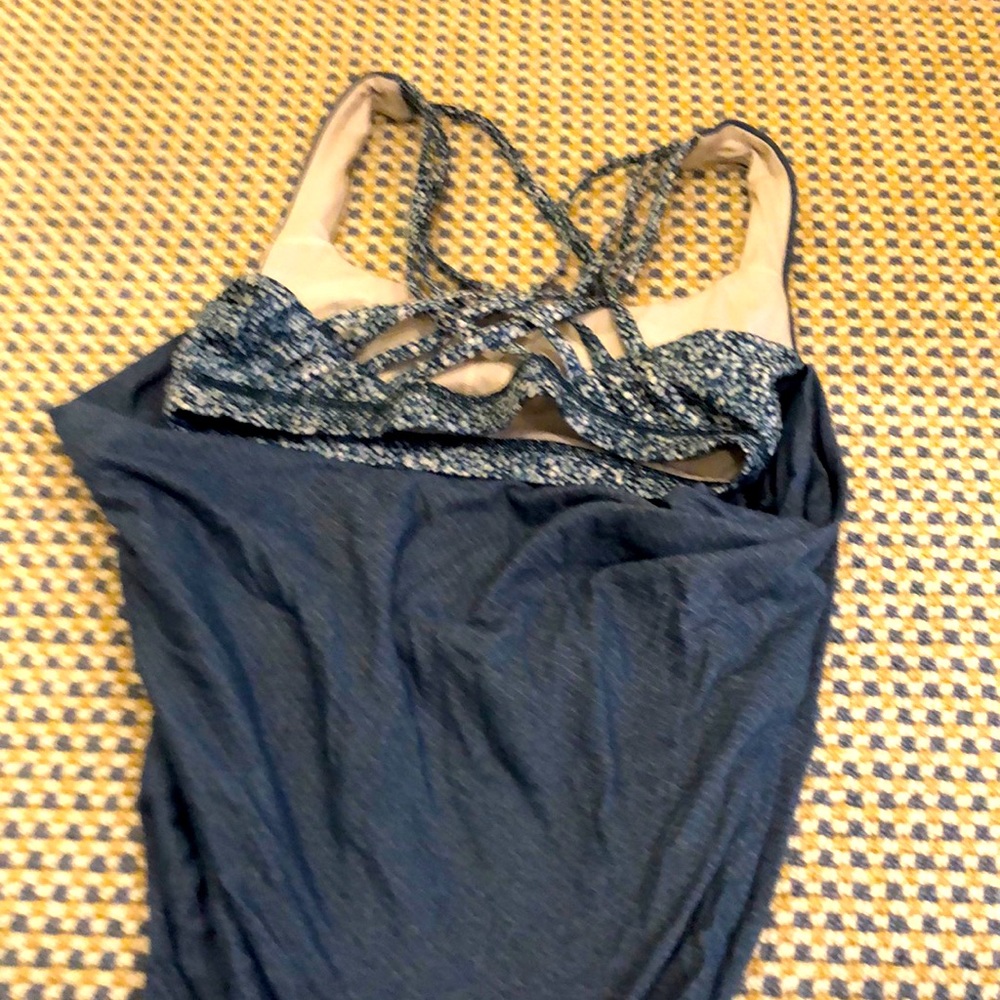Lulu Lemon size 6